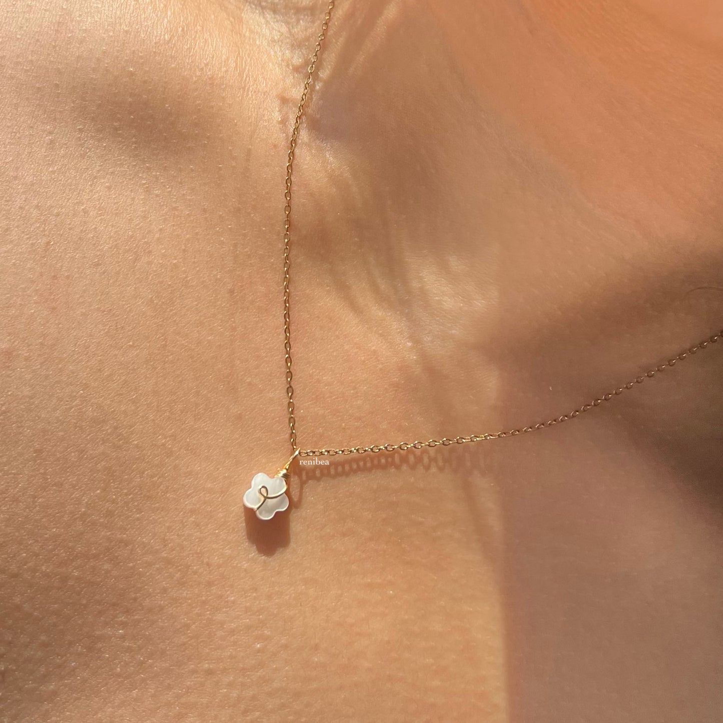 Looped Mini Flower Necklace