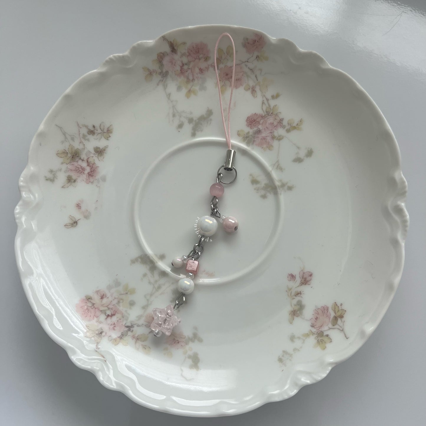 "Love struck" - Pink Star Phone Charm